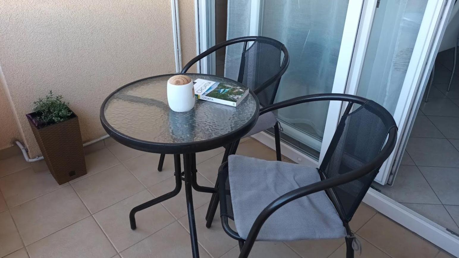 Apartman Sandra -Private Parking And Garden Zára Kültér fotó